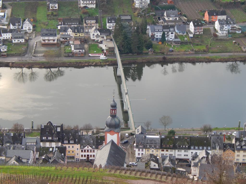 Gaestehaus Am Roemerbad Zell an der Mosel Exterior foto